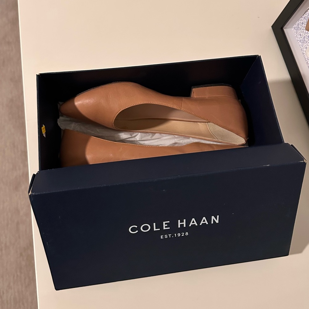 COLE HAAN Vesta Leather Beige Flats - Size 8 - Picture 9 of 10